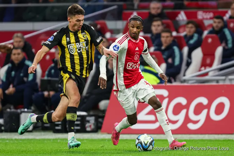Ajax naar linkerrijtje na ruime zege op Vitesse