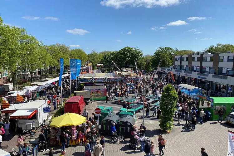 Gezellige Moederdagbraderie in Oostzaan