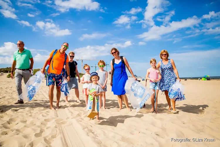 Start grootste strandopruimactie van Nederland: ruim 1.700 vrijwilligers maken de Noordzeestranden schoon