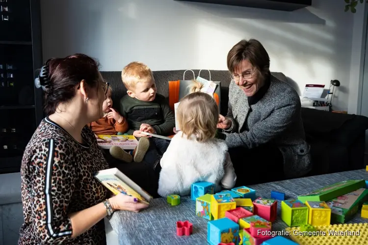 Gastoudergezinnen blij gemaakt met mooie prentenboeken