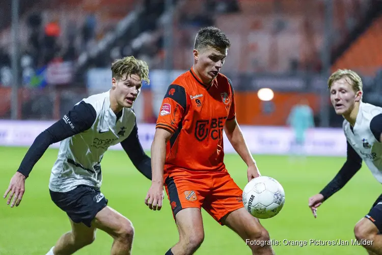 FC Volendam klopt Jong AZ en komt in punten naast koploper