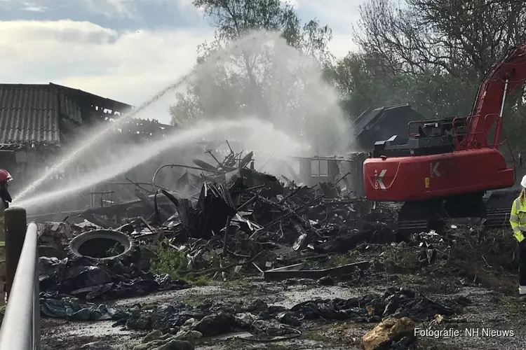 Niets meer over van boerderij Purmer na verwoestende brand