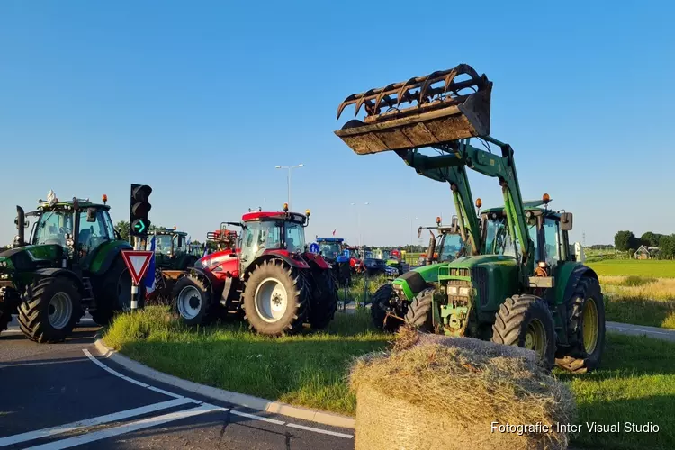 Boeren blokkeren kruispunt &#39;t Schouw