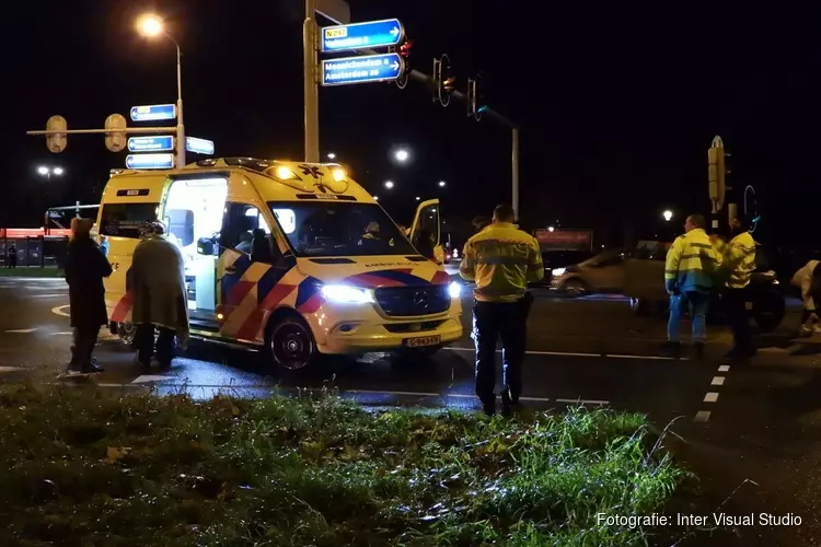 Motorrijder gewond na botsing met brommobiel